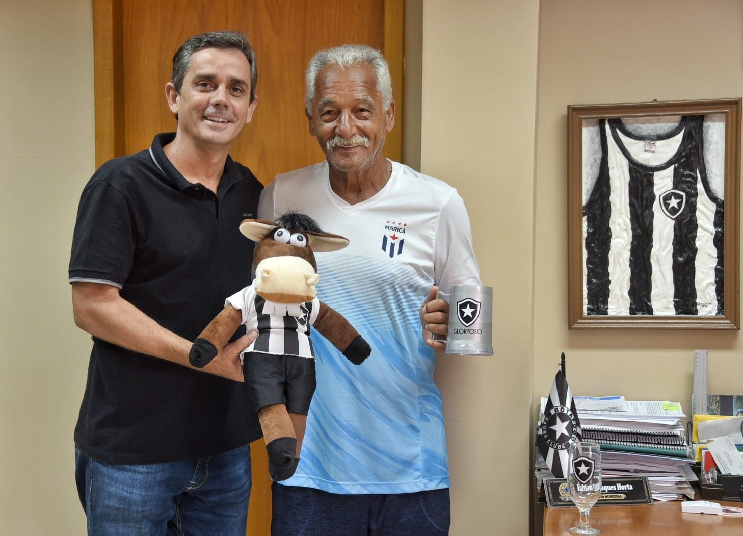 Prefeito Fabiano Horta recebe ex-jogador da Seleção Brasileira